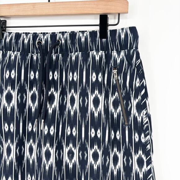 Athleta Navy Blue White Reflections Stretch-In Skort Size M - Picture 4 of 7